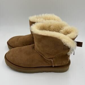 UGG Mini Bailey Bow II Women’s Size 6 Brown Chestnut Suede Sheepskin Boots Used